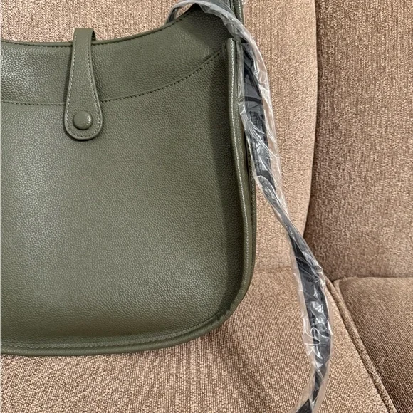 Ah Dorned Olive Green Leather Shoulder Bag - Picture 2 of 3